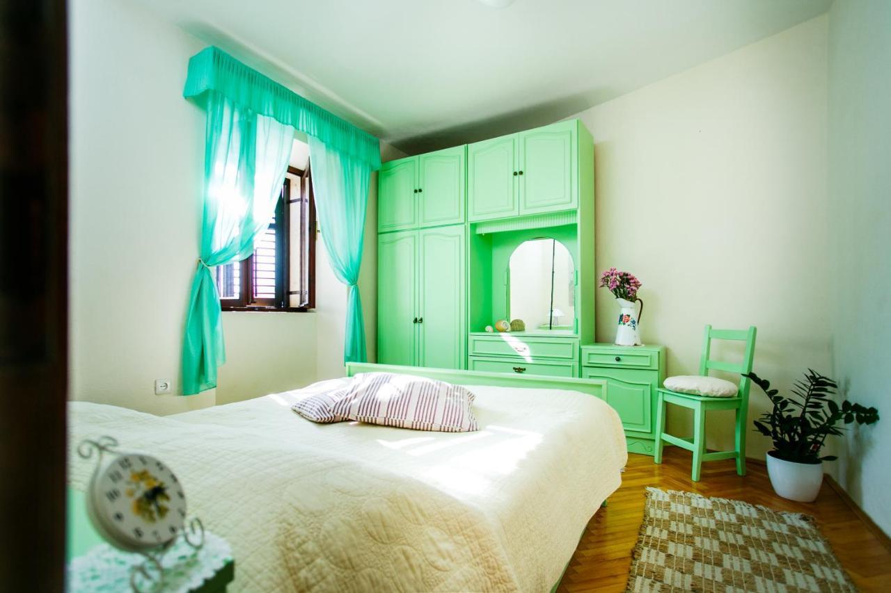 Apartman Uz More Vis Exteriör bild