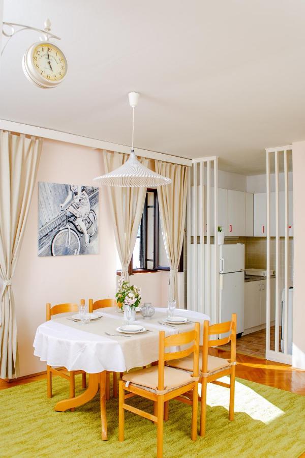 Apartman Uz More Vis Exteriör bild